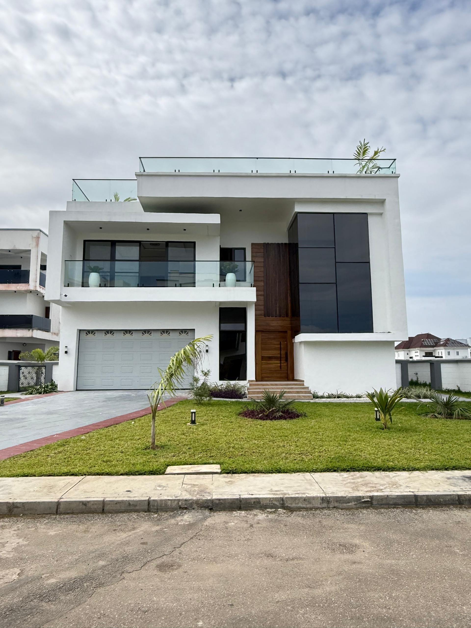 Spacious 5-Bedroom Fully Detached Duplex with Pool & Private Cinema — main image