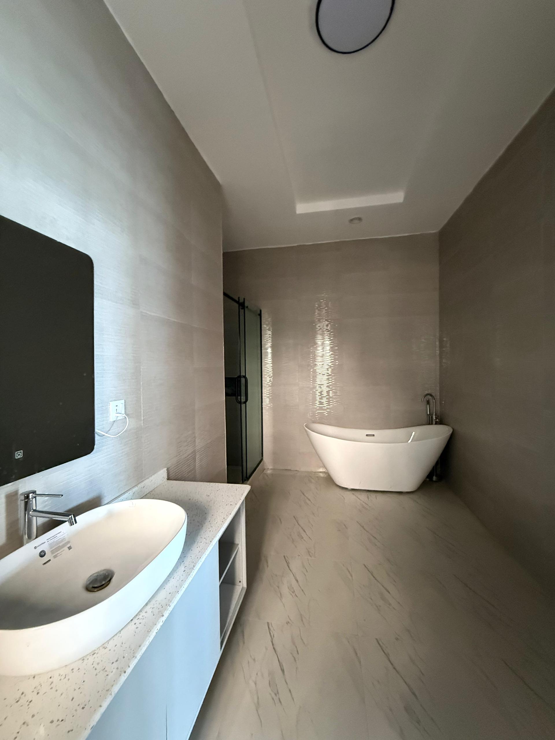 Spacious 5-Bedroom Fully Detached Duplex with Pool & Private Cinema — gallery image