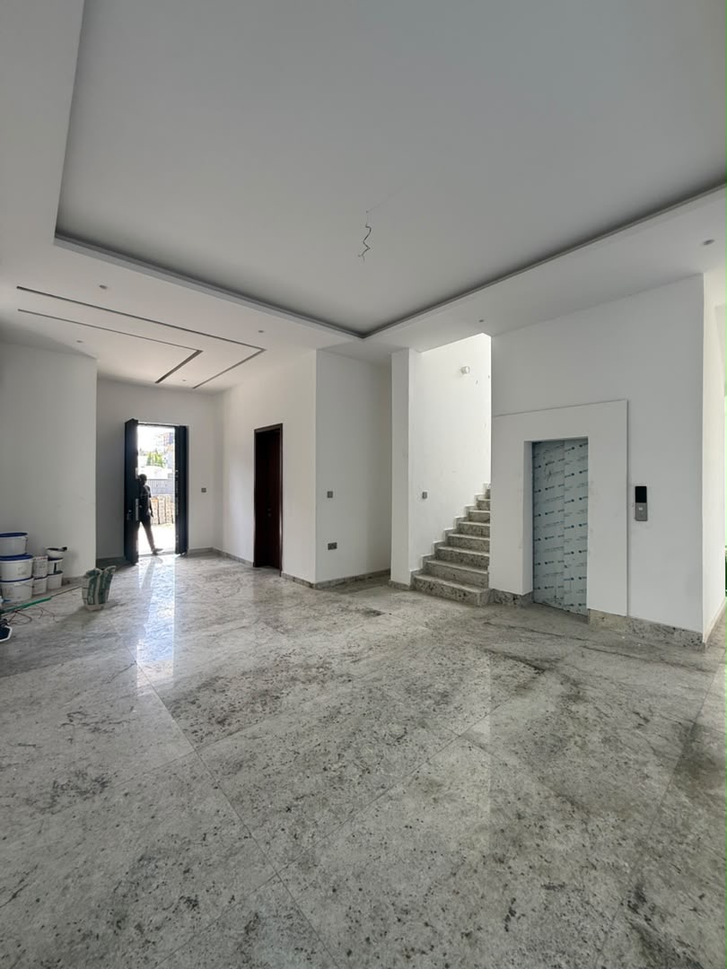5 Bedroom Fully Detached Luxury Home — gallery image