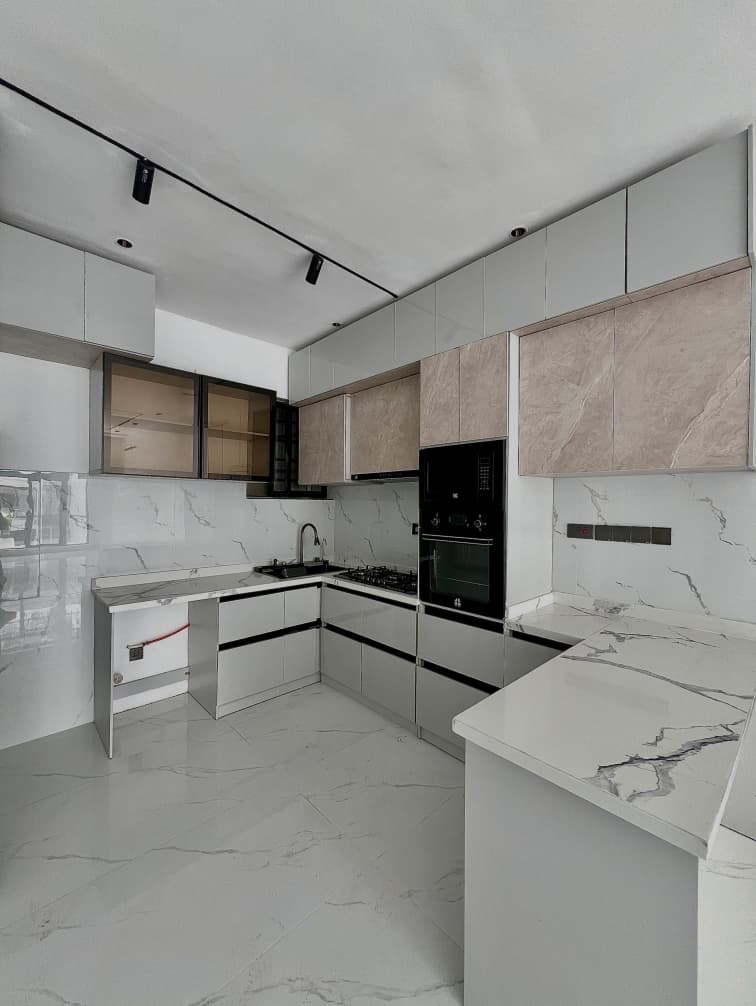 Newly Built 1, 2 & 3 Bedroom Apartments for Sale in Lekki Phase 1, Lagos — gallery image
