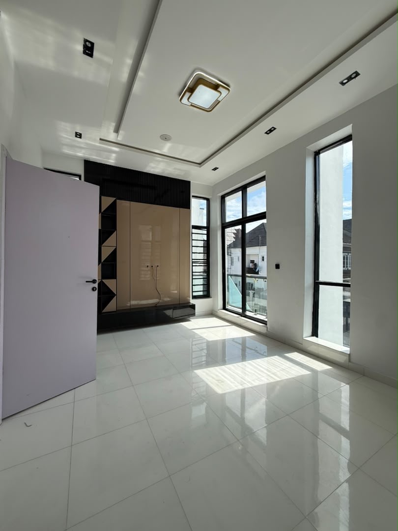Newly Built 4 Bedroom Detached Duplex for Sale — gallery image